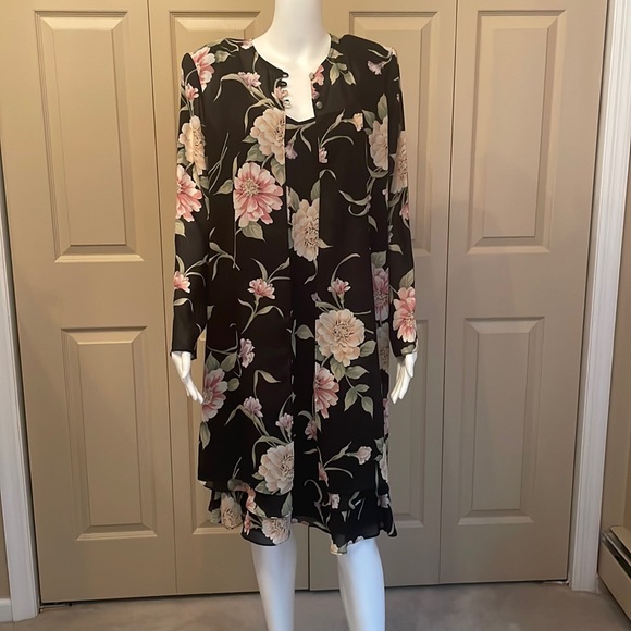 Two piece flower dress and jacket - Picture 1 of 10
